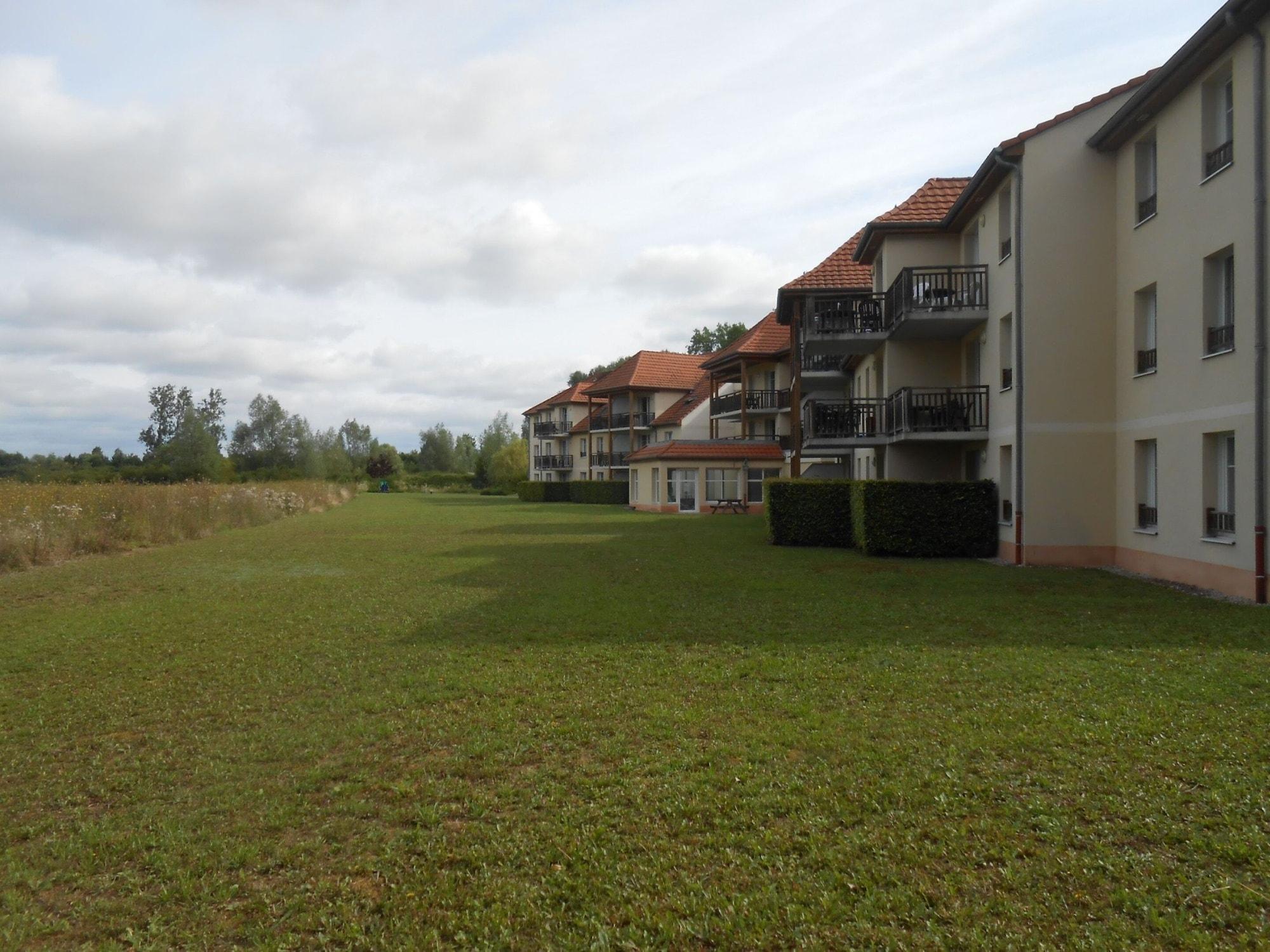 Residence Vtf Les Allees Du Green Levernois Ngoại thất bức ảnh