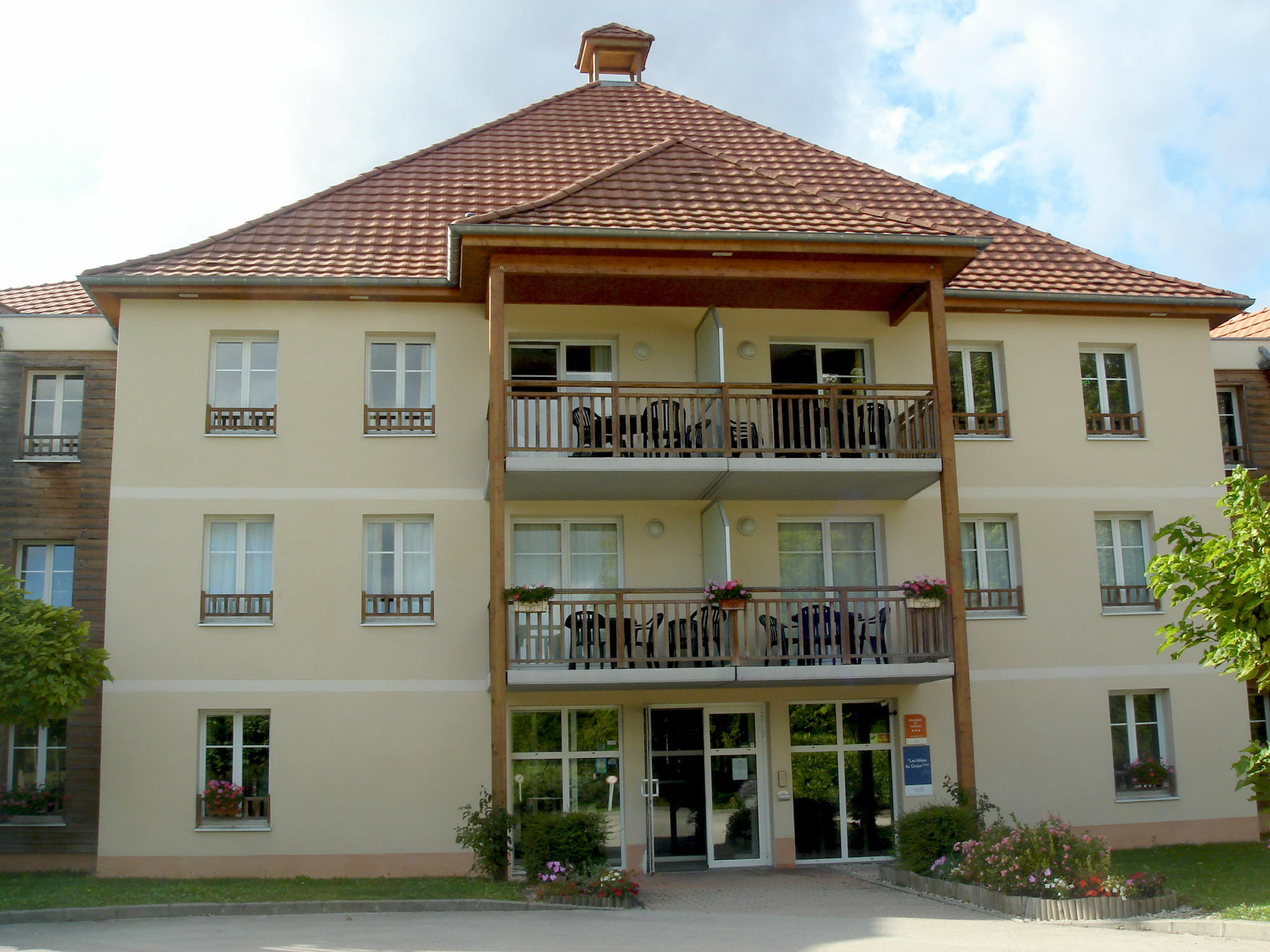 Residence Vtf Les Allees Du Green Levernois Ngoại thất bức ảnh