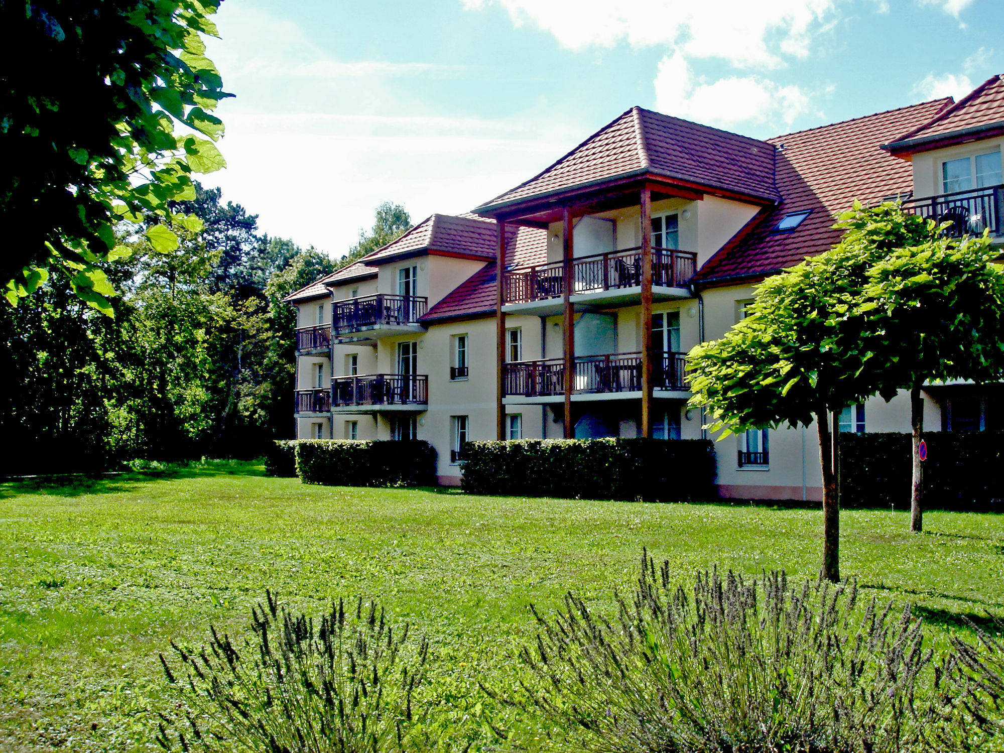 Residence Vtf Les Allees Du Green Levernois Ngoại thất bức ảnh