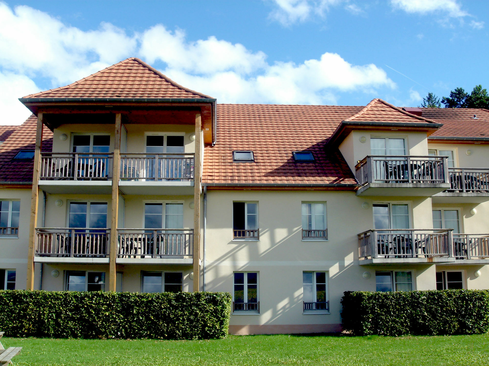 Residence Vtf Les Allees Du Green Levernois Ngoại thất bức ảnh